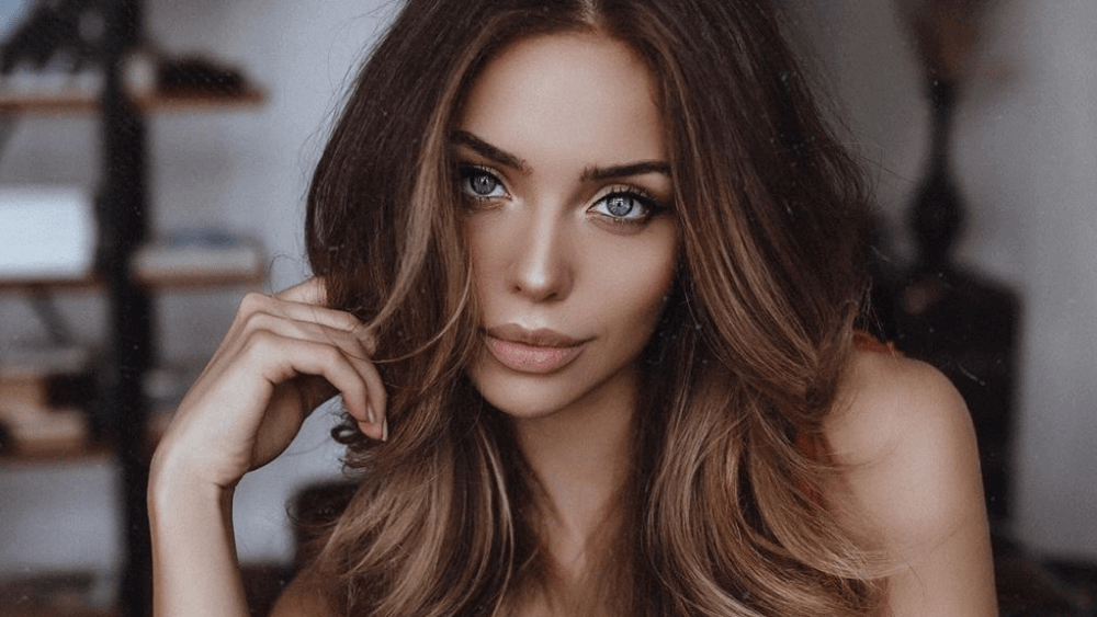 Russian Women: Meeting, Dating, and More (LOTS of Pics) 1320