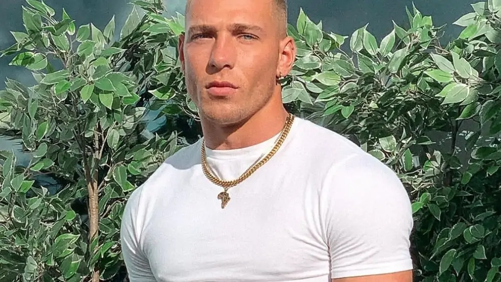 British Men- Meeting, Dating, and More (LOTS of Pics) 55