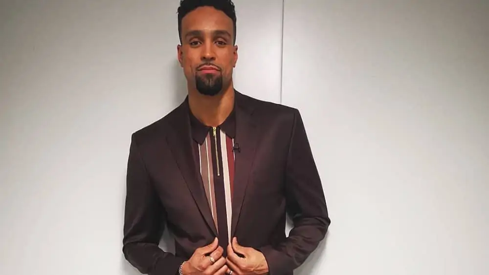 British Men- Meeting, Dating, and More (LOTS of Pics) 101