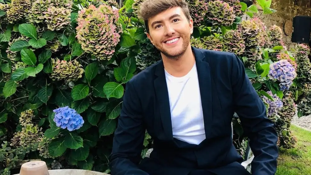 British Men- Meeting, Dating, and More (LOTS of Pics) 106