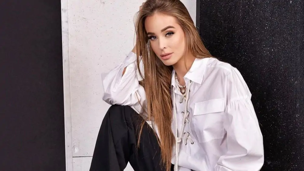 Lithuanian Women: Meeting, Dating, and More (LOTS of Pics) 66