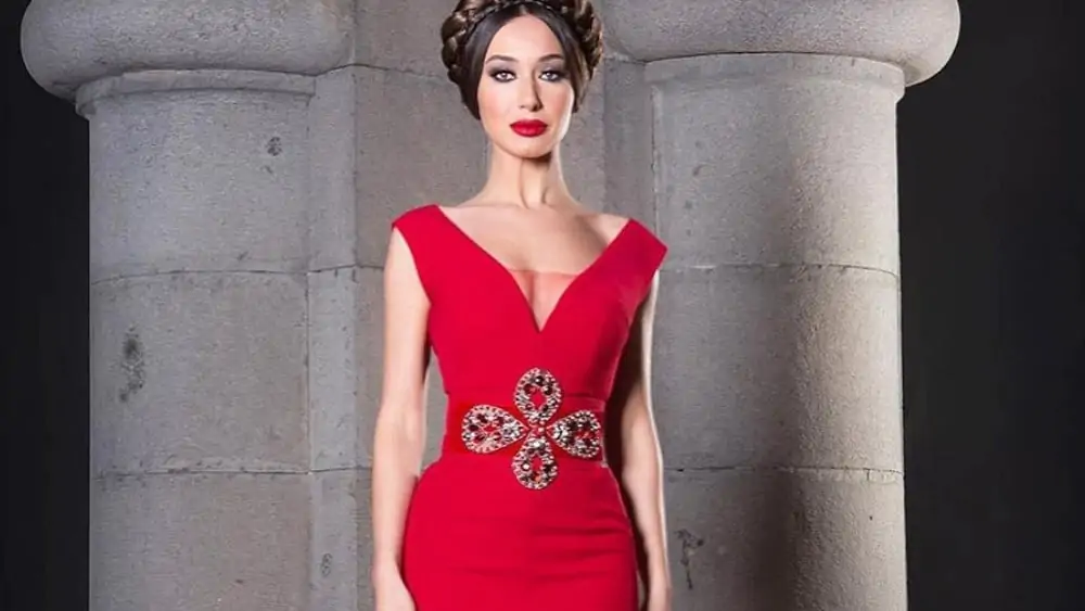 Armenian Women: Meeting, Dating, and More (LOTS of Pics) 85