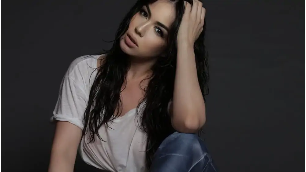 Armenian Women: Meeting, Dating, and More (LOTS of Pics) 87