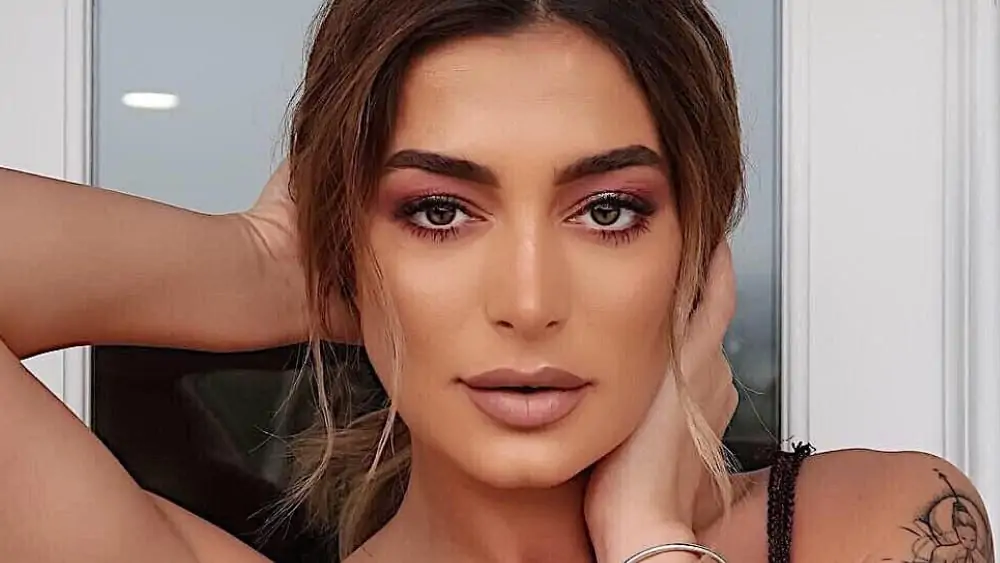 Armenian Women: Meeting, Dating, and More (LOTS of Pics) 88