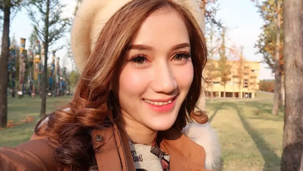 Indonesian Women - Meeting, Dating, and More (LOTS of Pics) 101