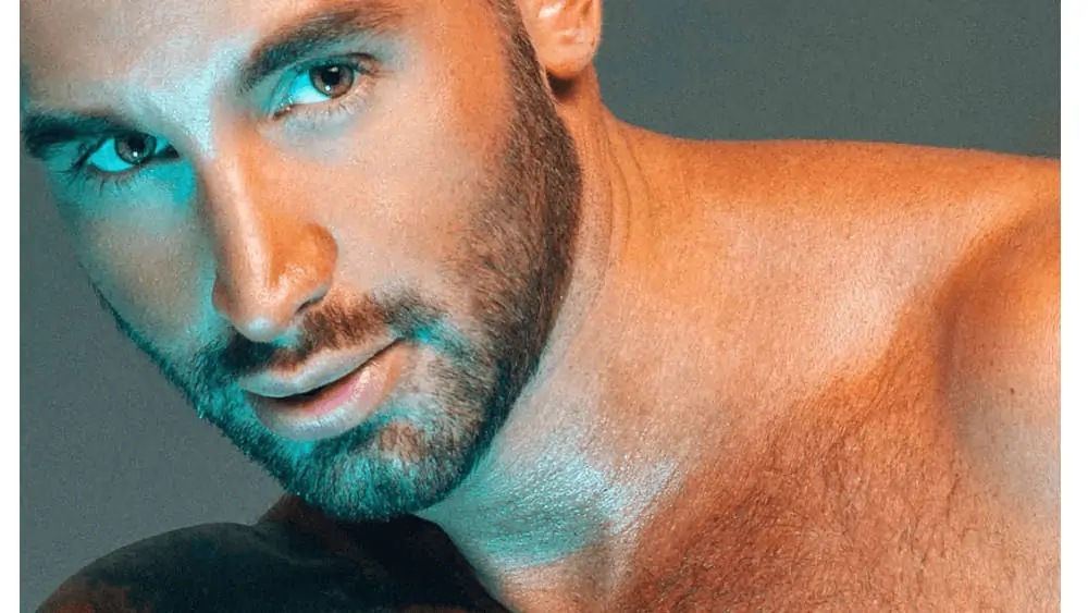 European Men- Meeting, Dating, and More (LOTS of Pics) 70