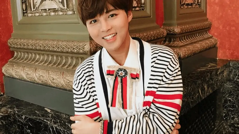 Chinese Men- Meeting, Dating, and More (LOTS of Pics) 66