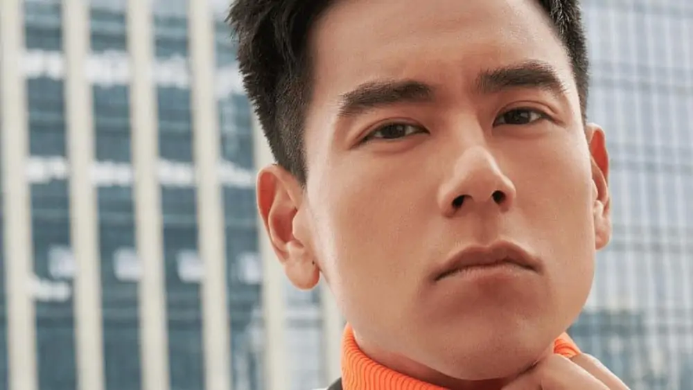 Chinese Men- Meeting, Dating, and More (LOTS of Pics) 70
