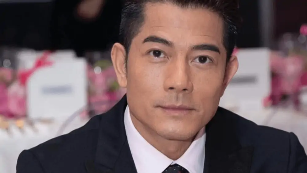 Chinese Men- Meeting, Dating, and More (LOTS of Pics) 75
