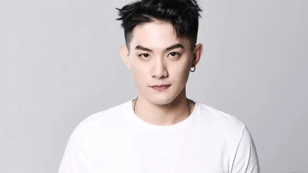 Chinese Men- Meeting, Dating, and More (LOTS of Pics) 98