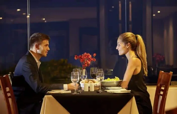 Tinder First Date Ideas (Top 10) + Preparing for your first date 12