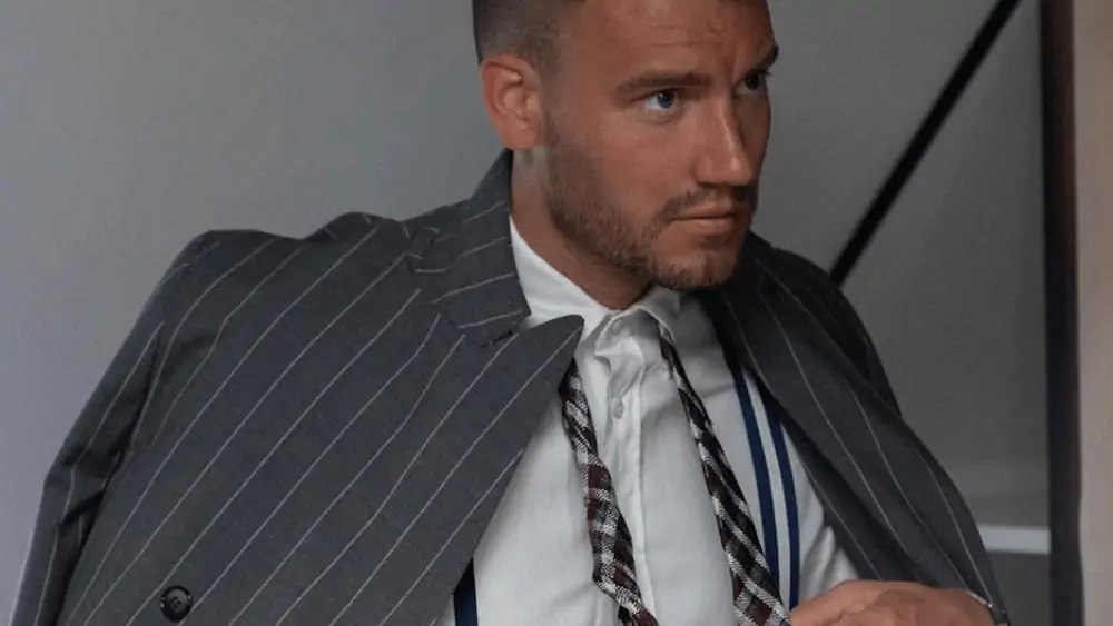 European Men- Meeting, Dating, and More (LOTS of Pics) 62