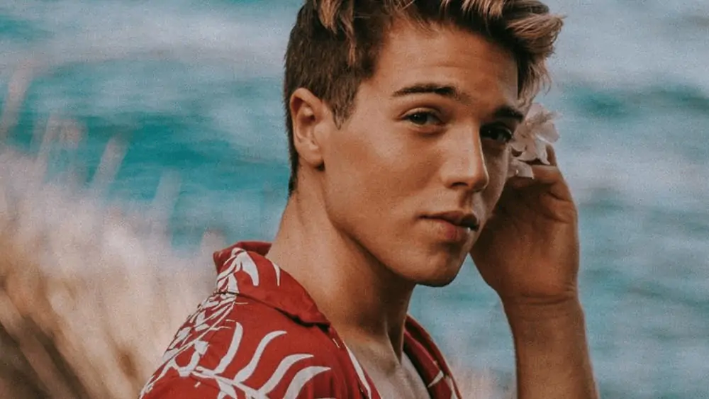 European Men- Meeting, Dating, and More (LOTS of Pics) 96