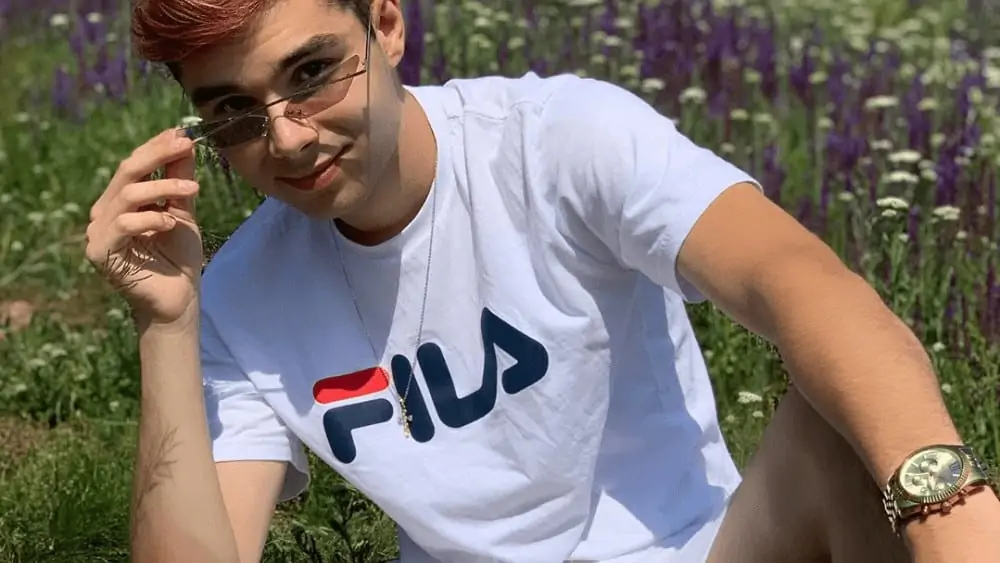 European Men- Meeting, Dating, and More (LOTS of Pics) 63