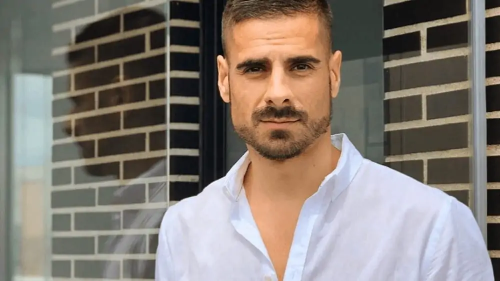 European Men- Meeting, Dating, and More (LOTS of Pics) 111
