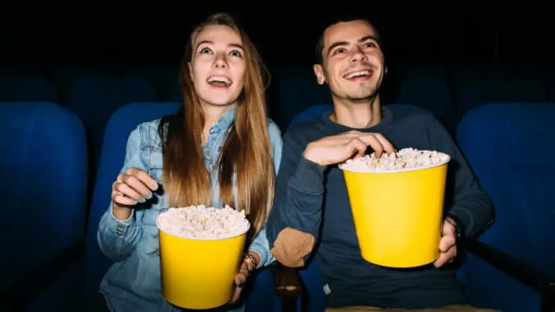 Tinder First Date Ideas (Top 10) + Preparing for your first date 10