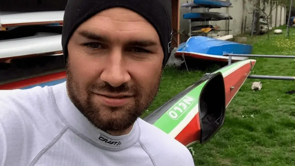 Hungarian Men – Meeting, Dating, and More (LOTS of Pics) 5