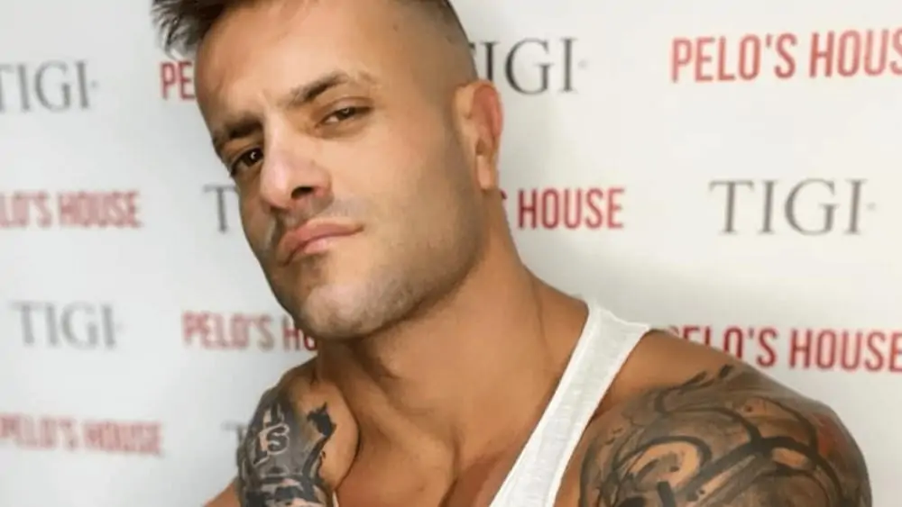 Argentinian Men – Meeting, Dating, and More (LOTS of Pics) 91