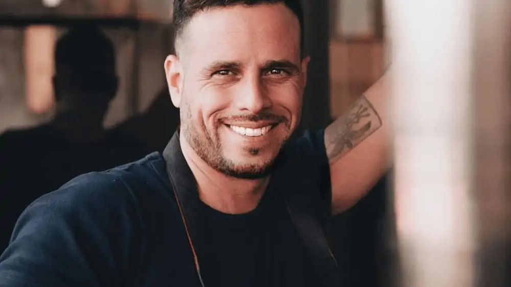 Argentinian Men – Meeting, Dating, and More (LOTS of Pics) 92