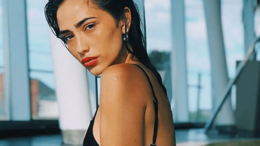 Argentinian Women – Meeting, Dating, and More (LOTS of Pics) 87