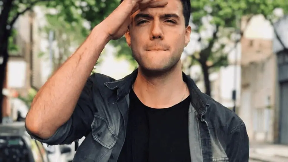 Argentinian Men – Meeting, Dating, and More (LOTS of Pics) 73