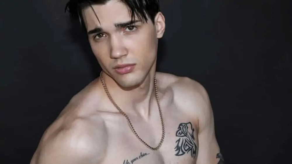 Argentinian Men – Meeting, Dating, and More (LOTS of Pics) 99