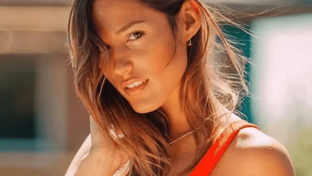 Argentinian Women – Meeting, Dating, and More (LOTS of Pics) 114