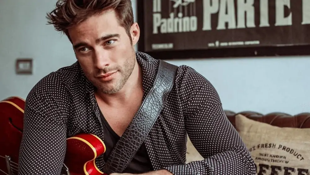 Argentinian Men – Meeting, Dating, and More (LOTS of Pics) 80