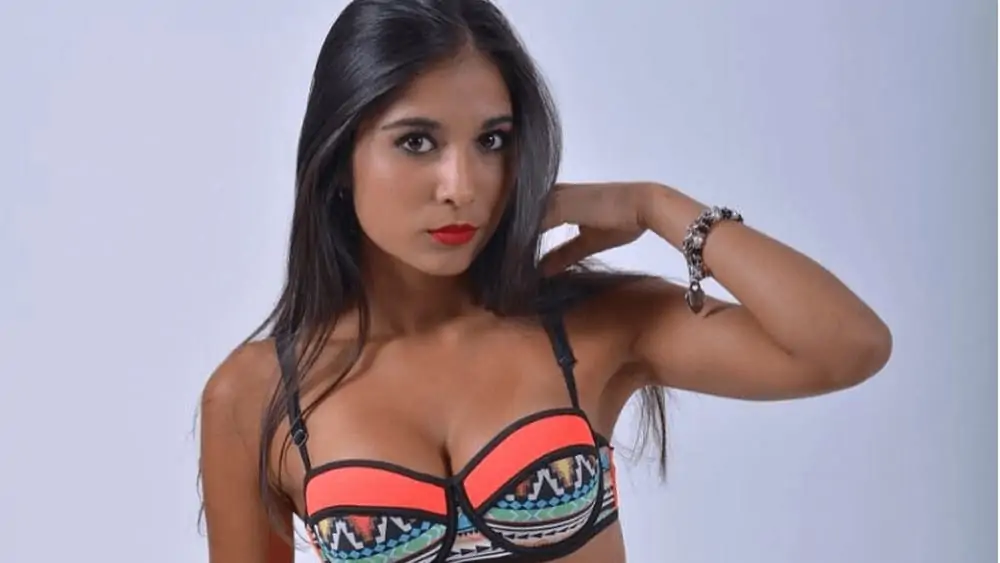 Argentinian Women – Meeting, Dating, and More (LOTS of Pics) 75