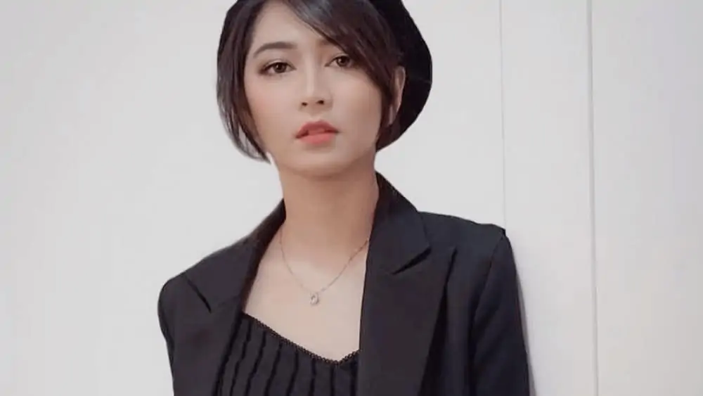 Japanese Women – Meeting, Dating, and More (LOTS of Pics) 115