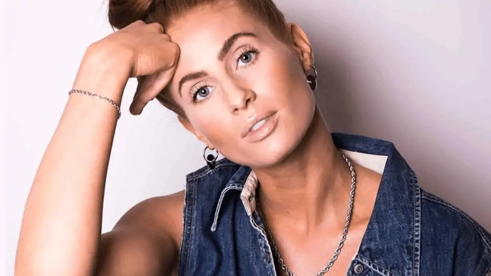 Icelandic Women – Meeting, Dating, and More (LOTS of Pics) 56
