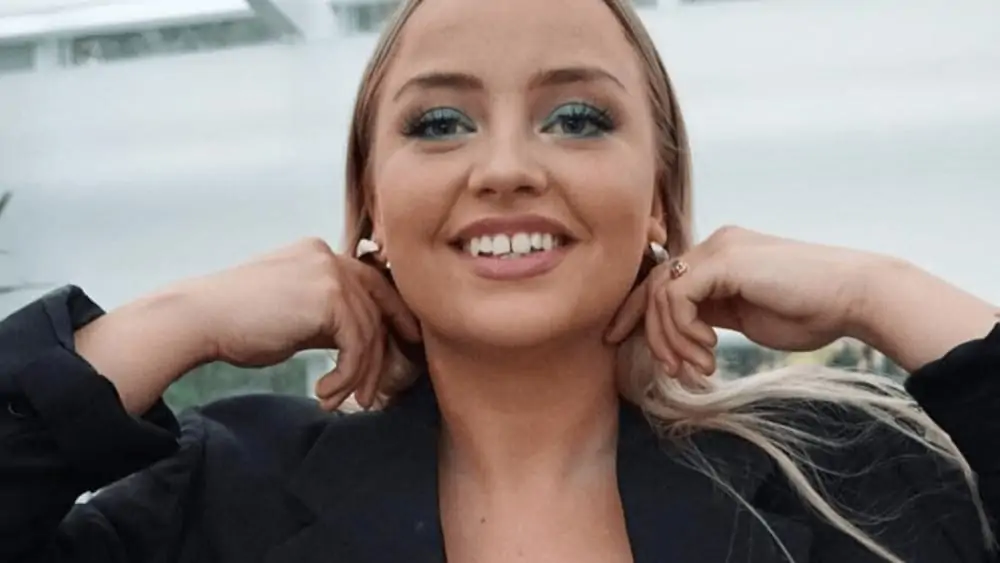 Icelandic Women – Meeting, Dating, and More (LOTS of Pics) 68
