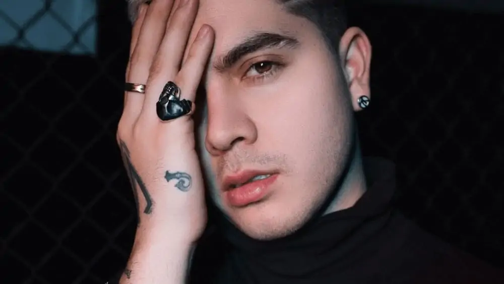 Mexican Men – Meeting, Dating, and More (LOTS of Pics) 48