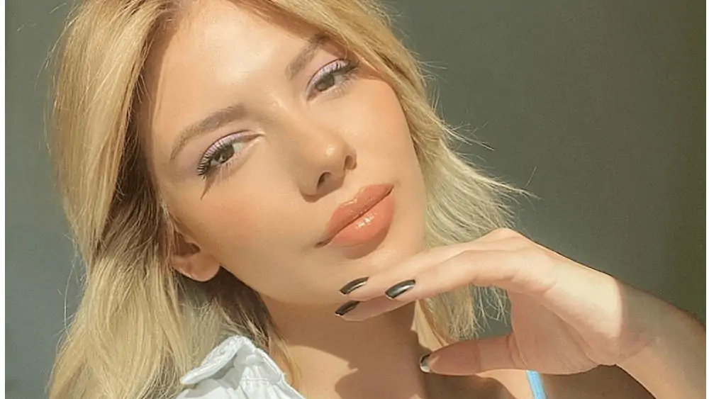 Turkish Women – Meeting, Dating, and More (LOTS of Pics) 73