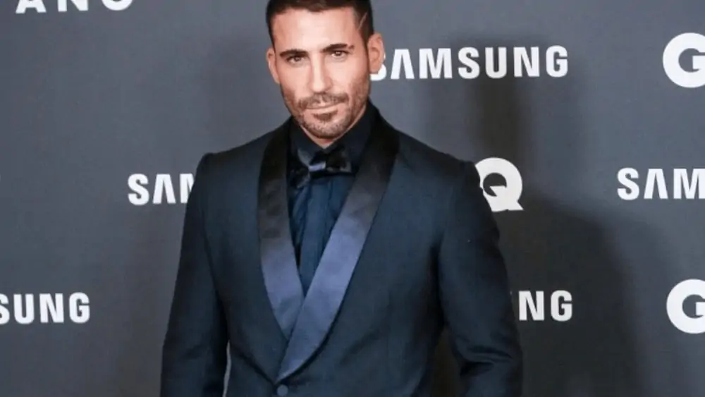 Spanish Men – Meeting, Dating, and More (LOTS of Pics) 117