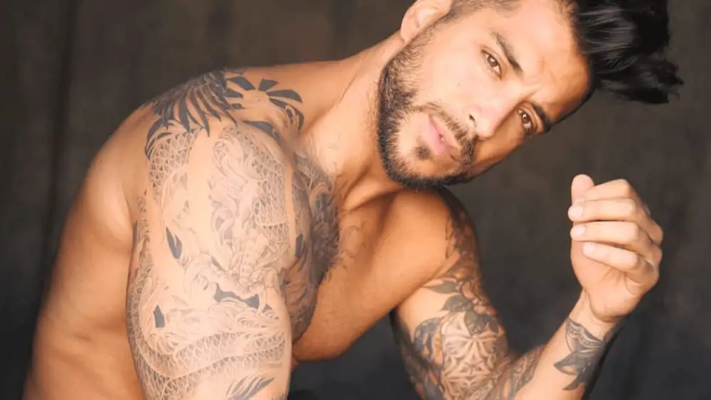 Spanish Men – Meeting, Dating, and More (LOTS of Pics) 107