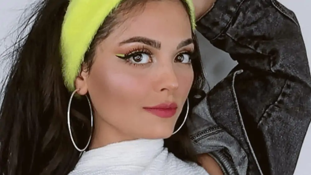Turkish Women – Meeting, Dating, and More (LOTS of Pics) 75