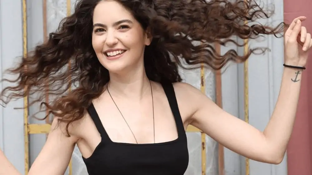 Turkish Women – Meeting, Dating, and More (LOTS of Pics) 103