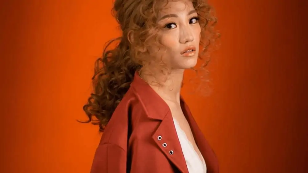 Chinese Women – Meeting, Dating, and More (LOTS of Pics) 99