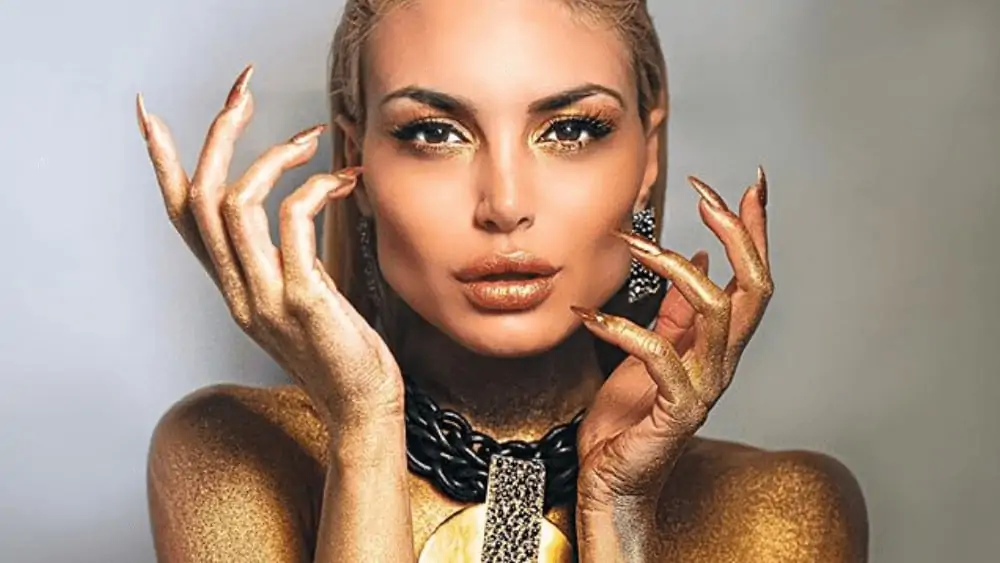 Greek Women – Meeting, Dating, and More (LOTS of Pics) 79
