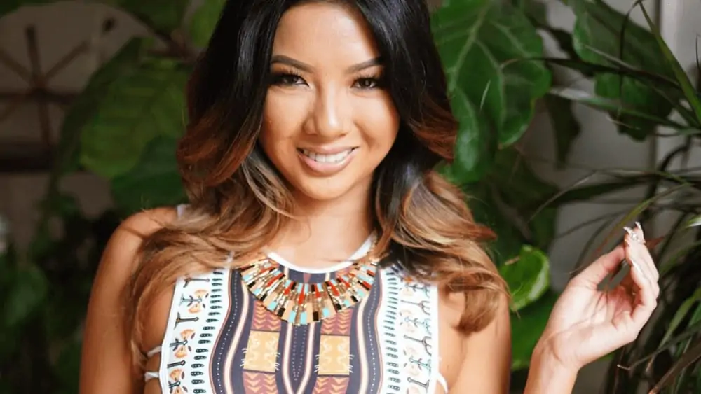 Chinese Women – Meeting, Dating, and More (LOTS of Pics) 125