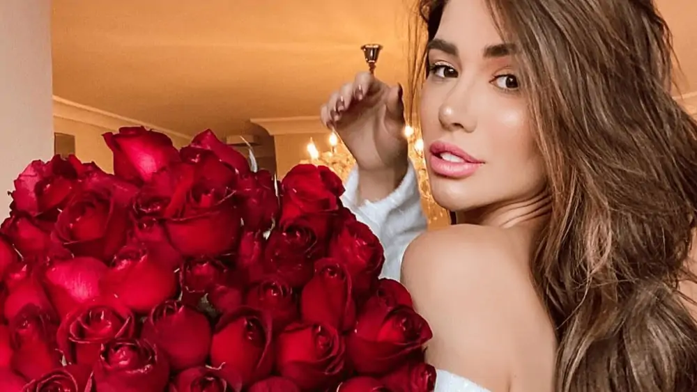 Greek Women – Meeting, Dating, and More (LOTS of Pics) 99