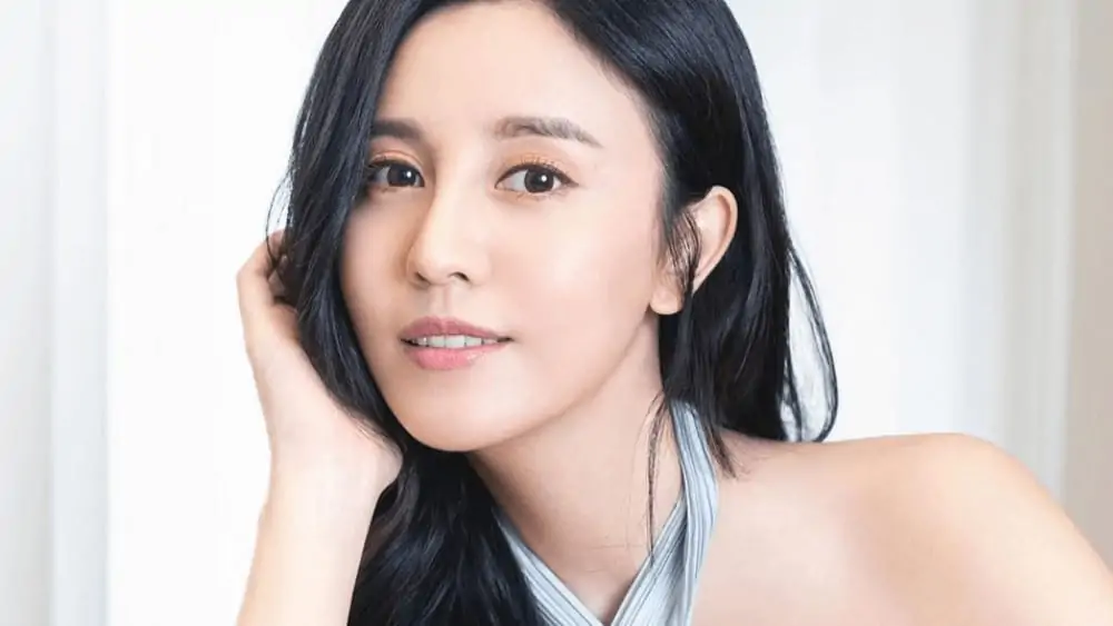 Chinese Women – Meeting, Dating, and More (LOTS of Pics) 128