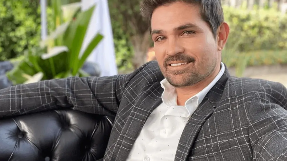Mexican Men – Meeting, Dating, and More (LOTS of Pics) 64