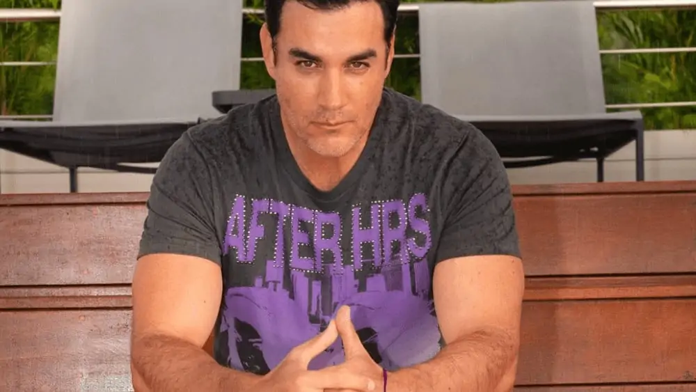 Mexican Men – Meeting, Dating, and More (LOTS of Pics) 50