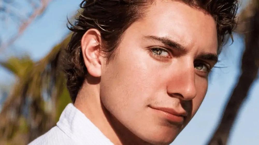 Mexican Men – Meeting, Dating, and More (LOTS of Pics) 87