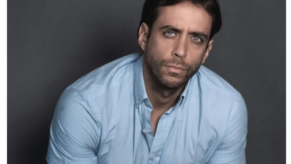 Spanish Men – Meeting, Dating, and More (LOTS of Pics) 73
