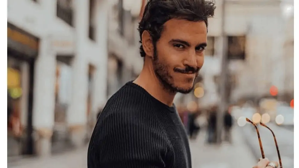 Spanish Men – Meeting, Dating, and More (LOTS of Pics) 79