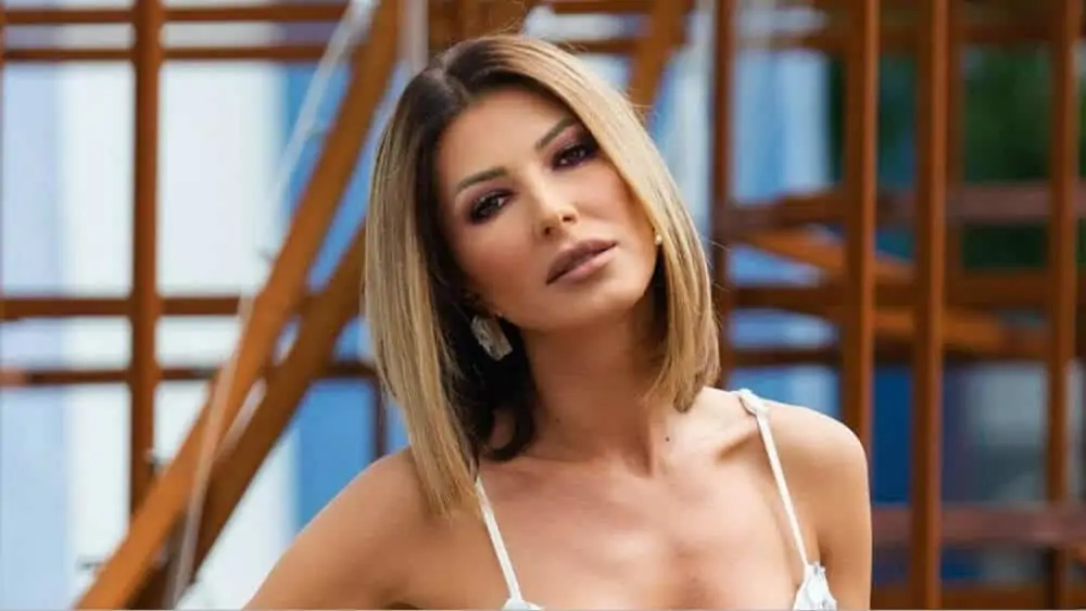 Romanian Women – Meeting, Dating, and More (LOTS of Pics) 64