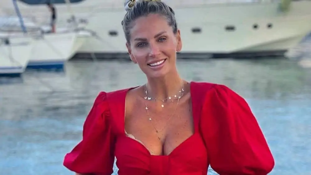 Romanian Women – Meeting, Dating, and More (LOTS of Pics) 96
